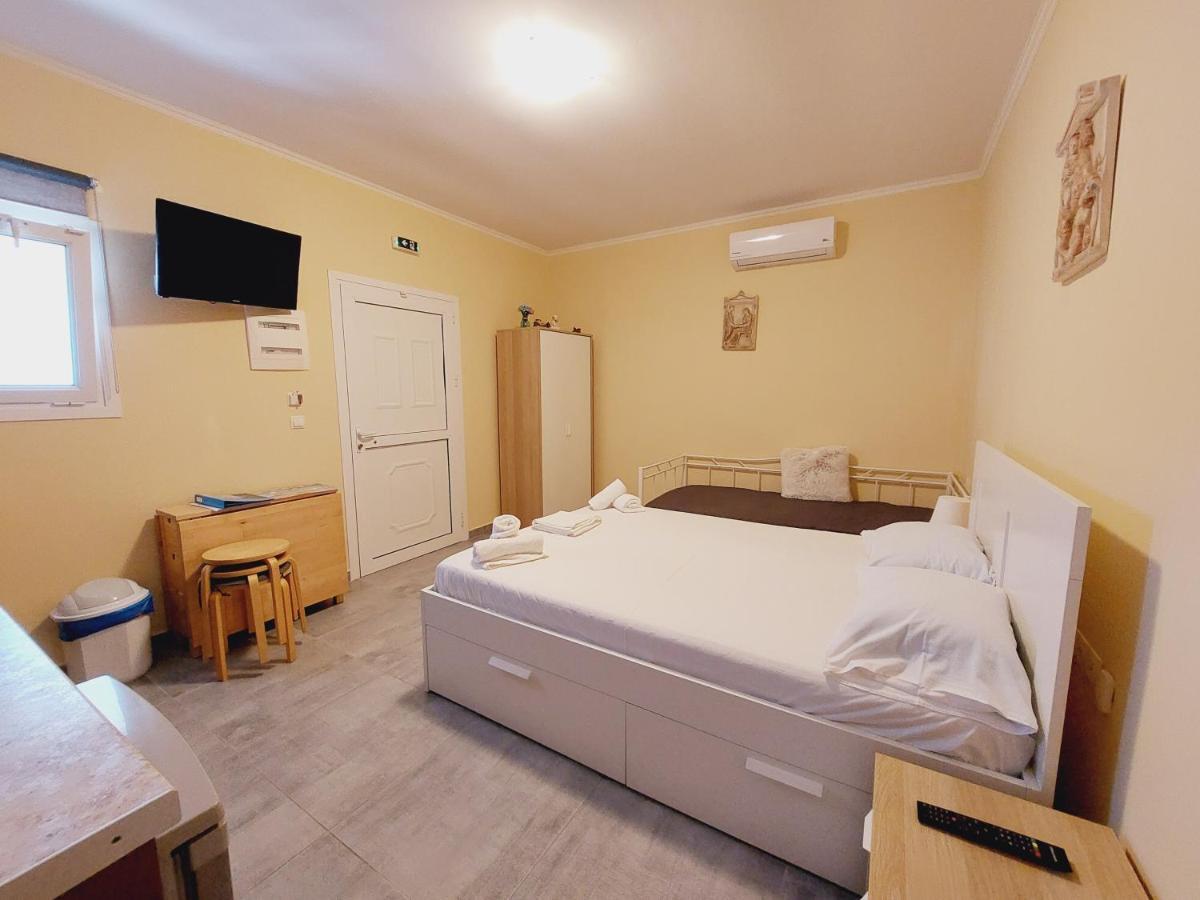 George Studios 1 Ípszosz Kültér fotó