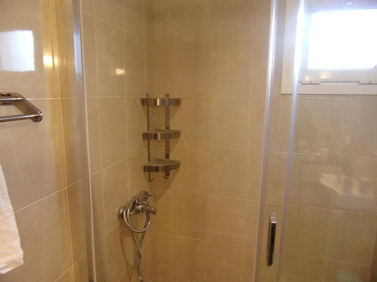 George Studios 1 Ípszosz Kültér fotó